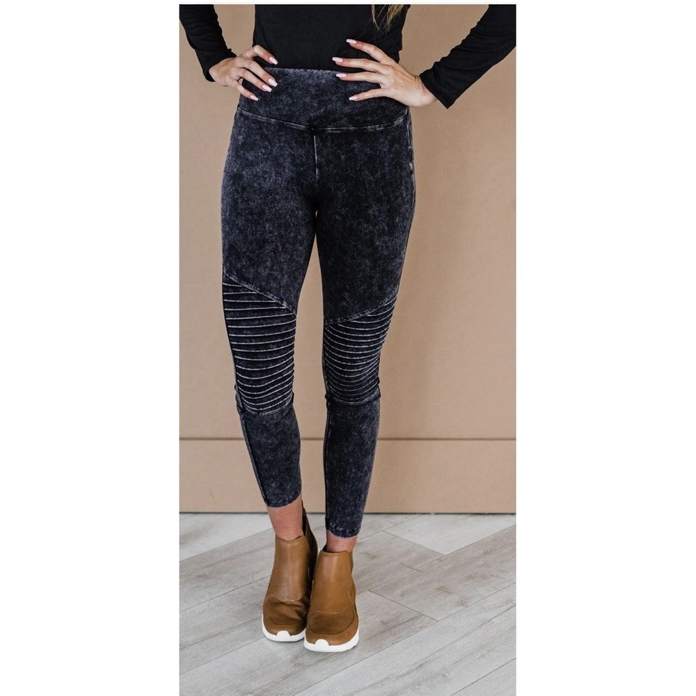 Zenana Mineral Wash Moto Leggings Gray/Black Mineral Wash 1X Stretch Pants - Picture 2 of 6